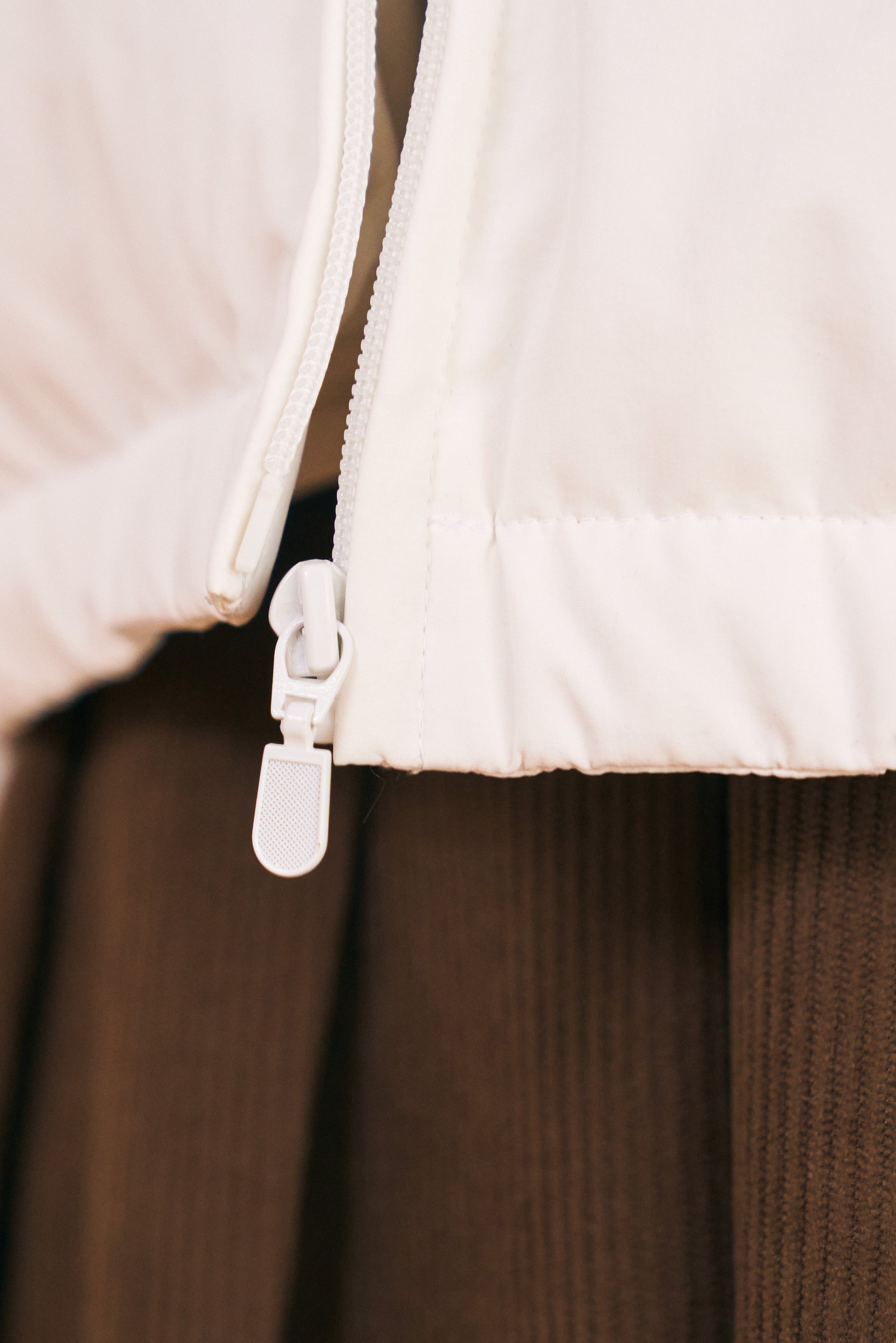 ODY DOWN JACKET（WHITE）