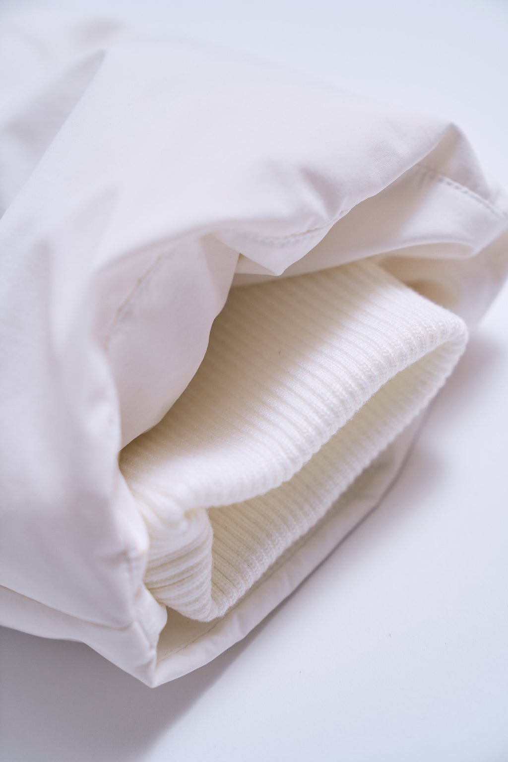 ODY DOWN JACKET（WHITE）