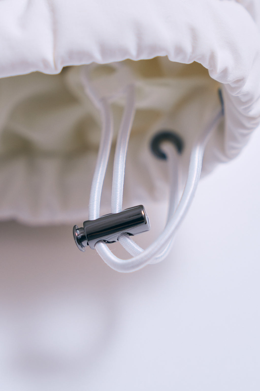 ODY DOWN JACKET（WHITE）